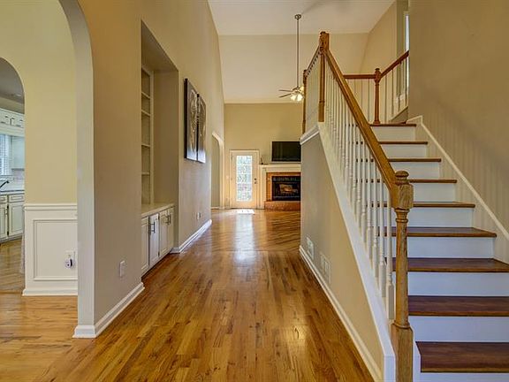 4th image of 794 Georgian Point Dr