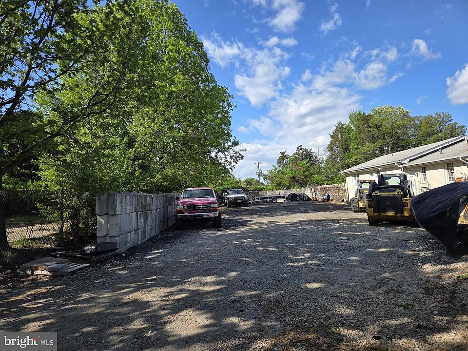 1st image of 3119 Sherwood Hall Ln