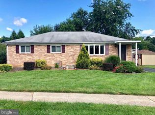 1 E Glenwood Dr, Camp Hill, PA 17011