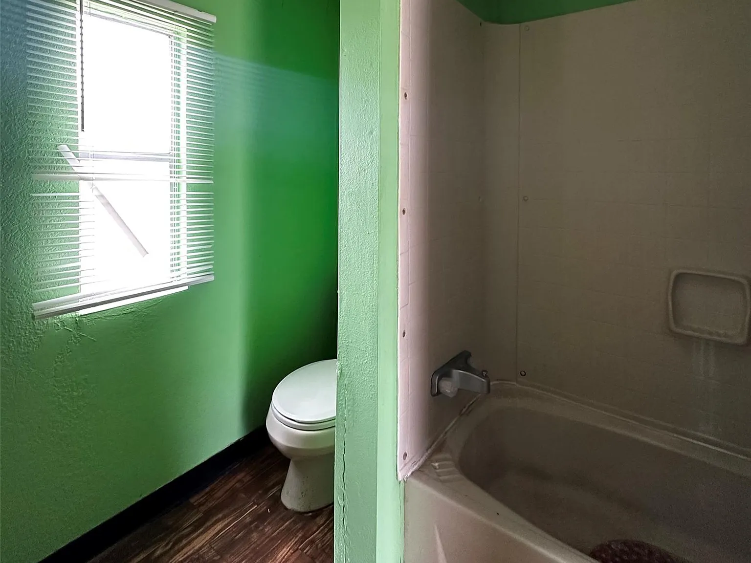 3 bed, 2.0 bath, 1064 sqft, $1,100 — Photo 4