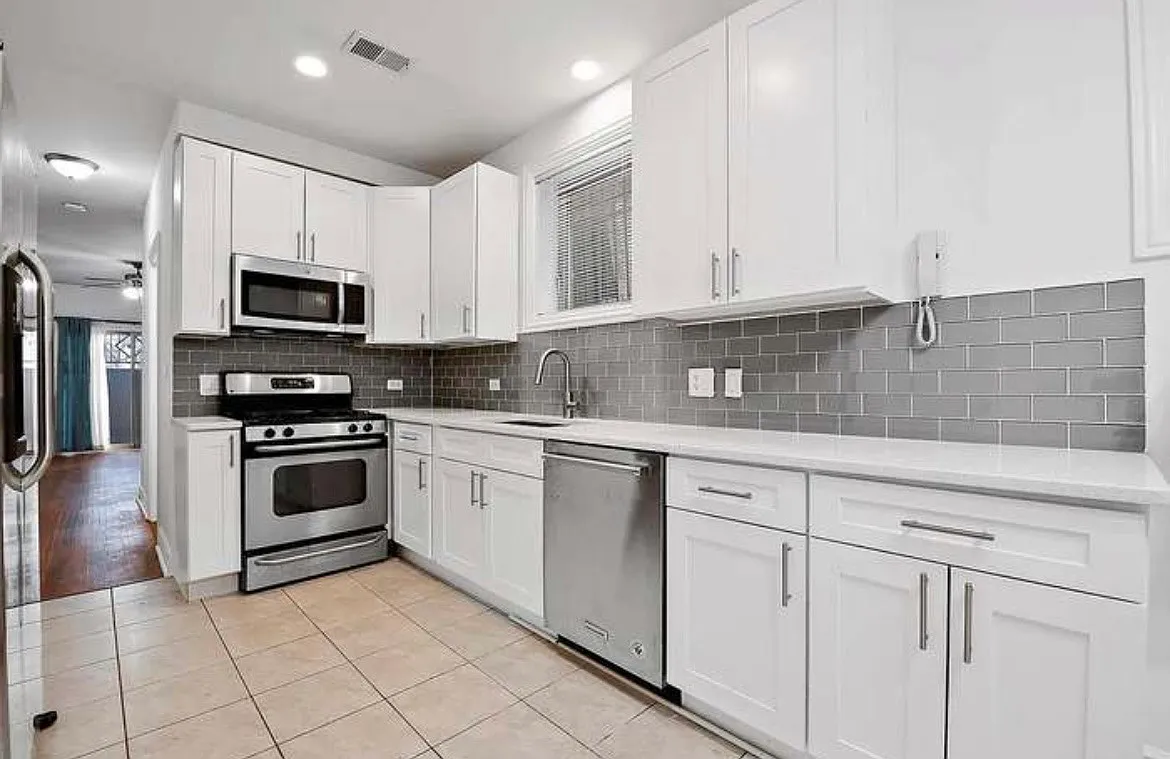 3 bed, 1200 sqft, $2,495 — Photo 4
