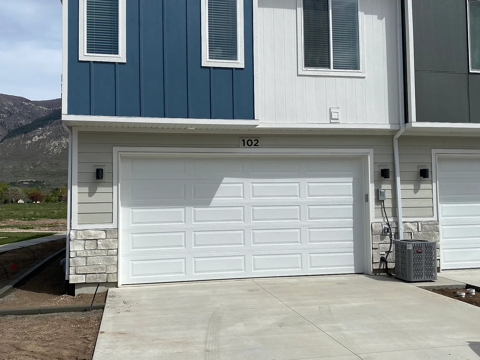 3 bed, 2.5 bath, 1546 sqft, $1,950 — Photo 3