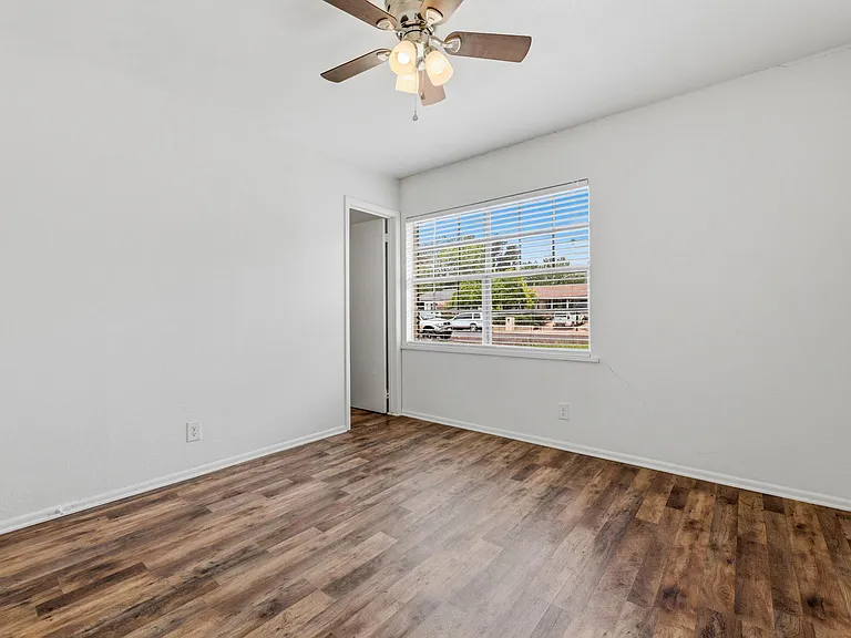 6601 Stonleigh Pl — Photo 10