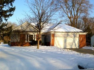 23684 Springbrook Dr, Farmington Hills, MI 48336