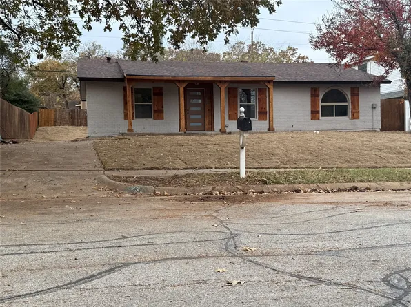 2913 White Oak Ln, Bedford, TX 76021