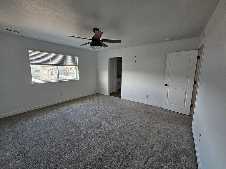 4253 E Center Point St — Photo 3