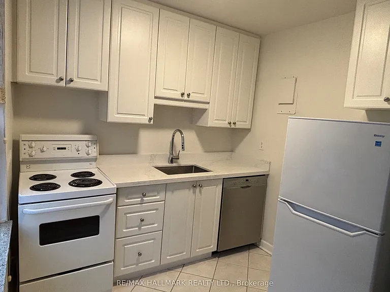 134 Lawton Blvd #407 — Photo 8
