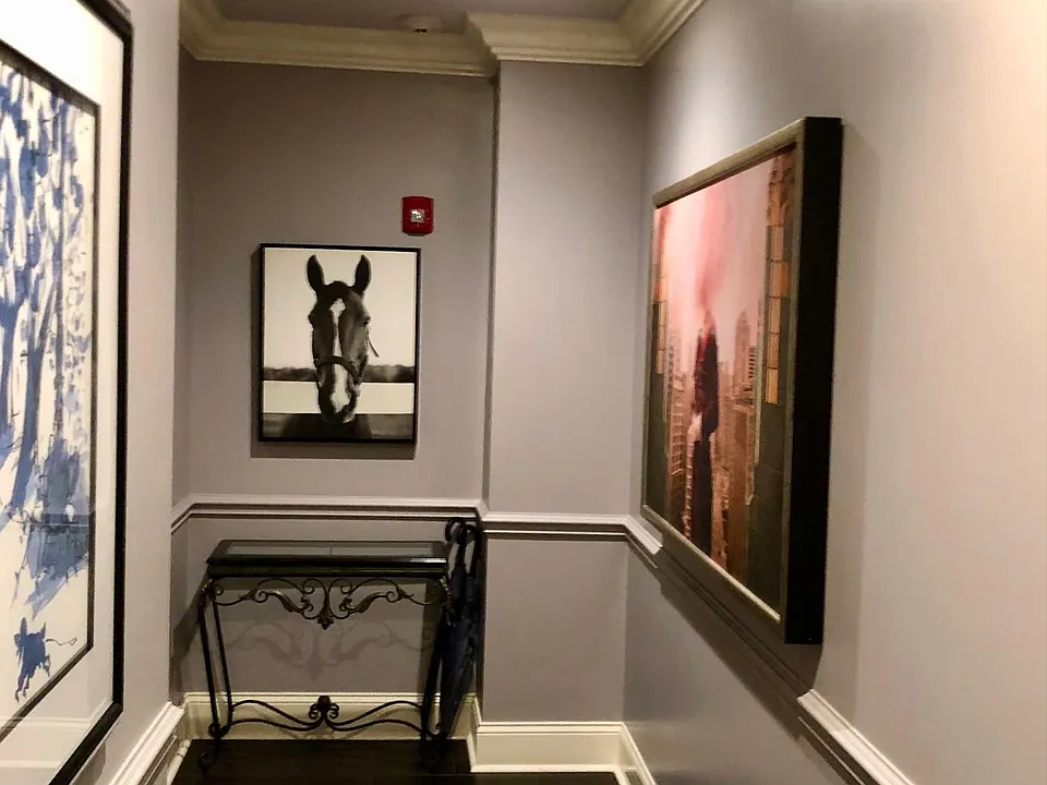 Foyer to unit