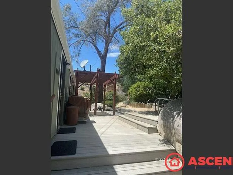 125 Sargent Ln — Photo 5