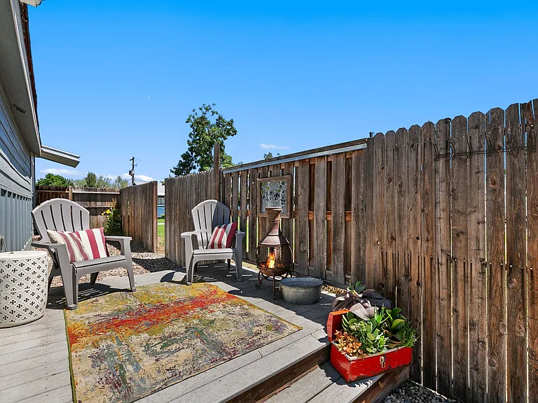 4008 Main St #B — Photo 2