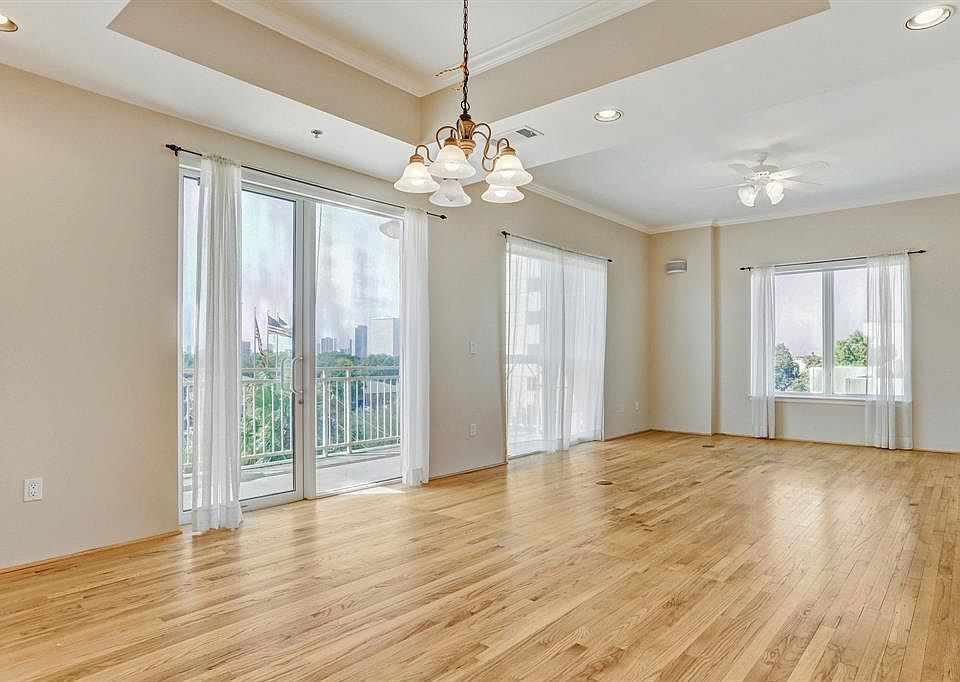 1st image of 2520 Robinhood St APT 503