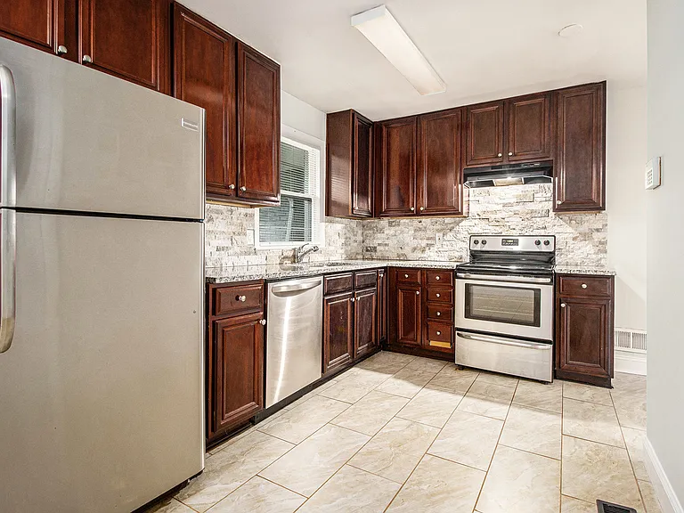 1686 Derrill Dr — Photo 9