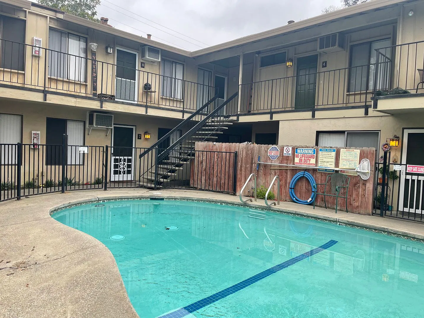 Villa Court Apartments — Photo 4