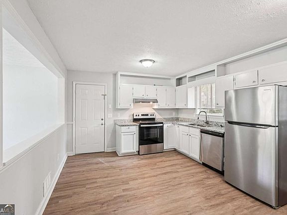 3rd image of 9157 Homewood Dr