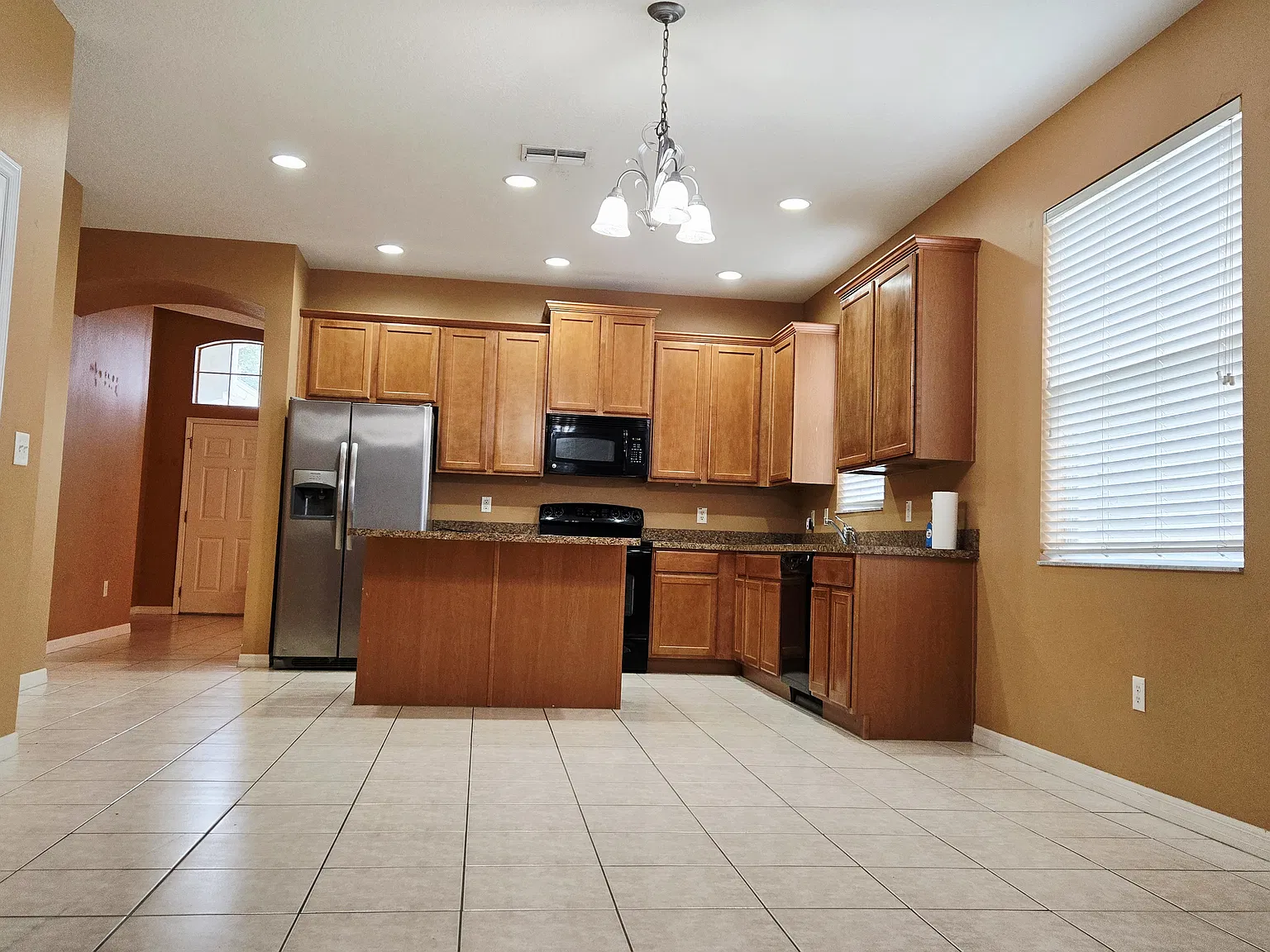 418 Kings Path Dr — Photo 4