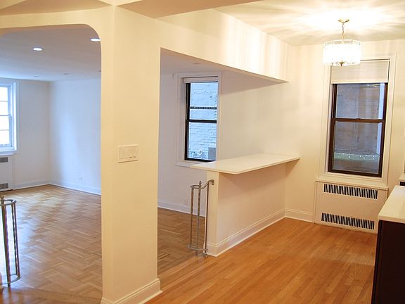 4th image of 72 Orange St APT 1C