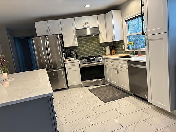 4th image of 13475 W Graham St