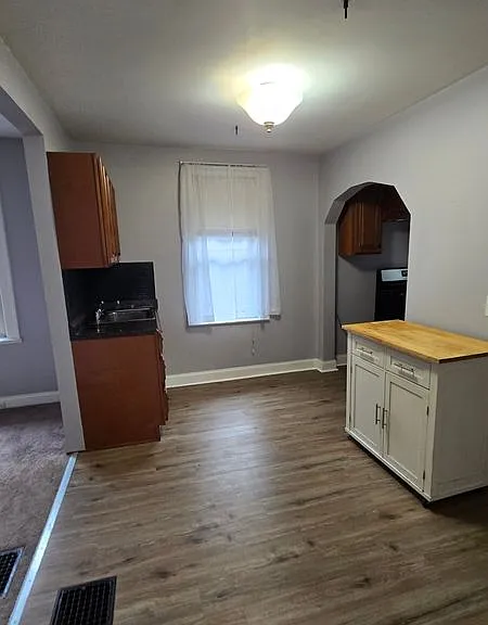 9109 Argyle Ave — Photo 5