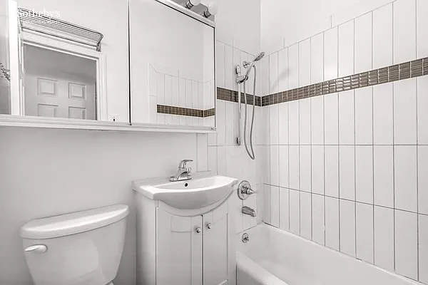 Rented by Sotheby's International Realty | media 10