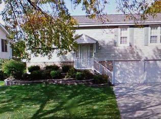 129 N Schmidt Rd, Bolingbrook, IL 60440