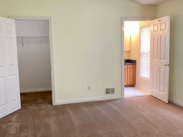 1638 E Lakeview Ln — Photo 22