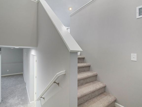 2nd image of 3051 Ivy Wood Cir