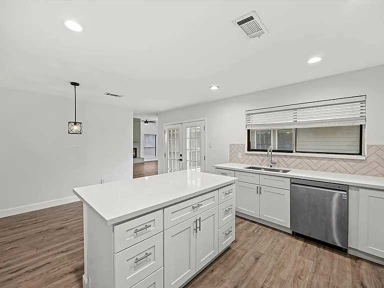 10010 Windriver Dr — Photo 8