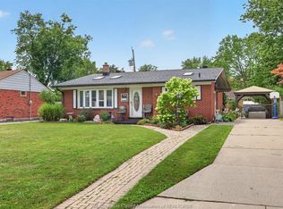 3571 Roxborough Blvd, Windsor, ON N9E3A3
