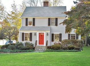 36 Summit Rd, Riverside, CT 06878