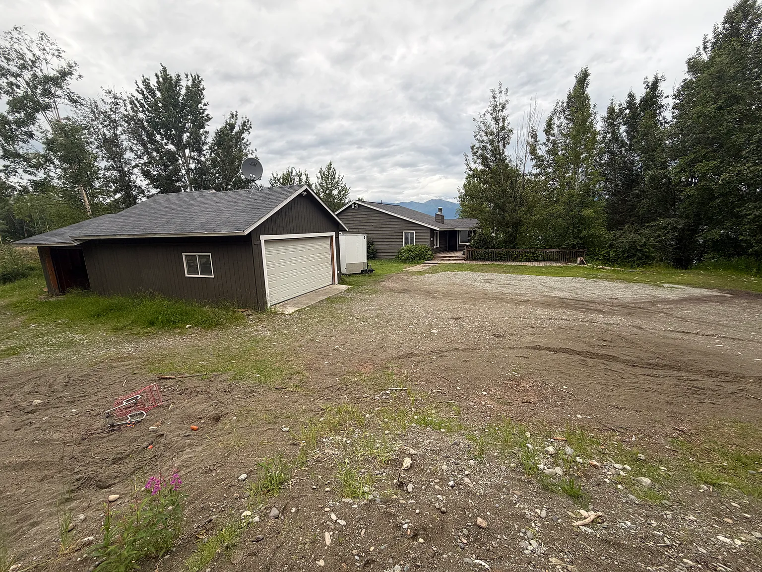 5 bed, 2800 sqft, $3,700 — Photo 4