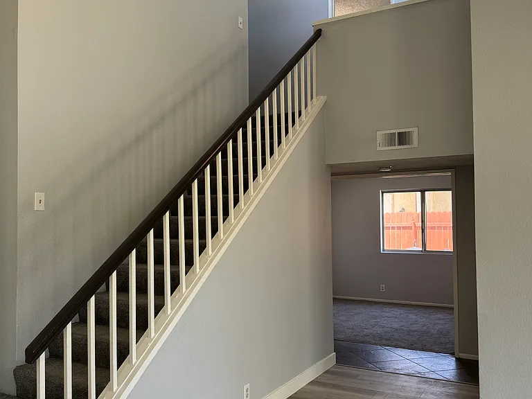 2701 Applewood Dr — Photo 6