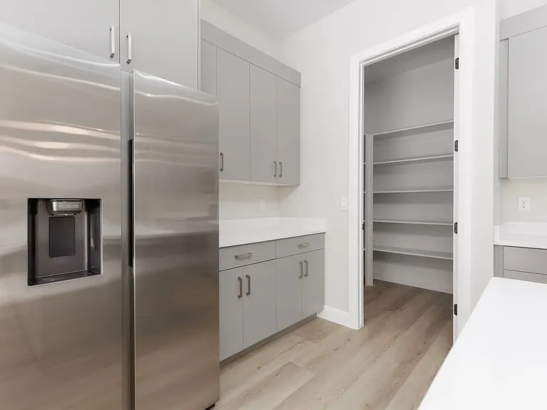 419 S 2250 W — Photo 14