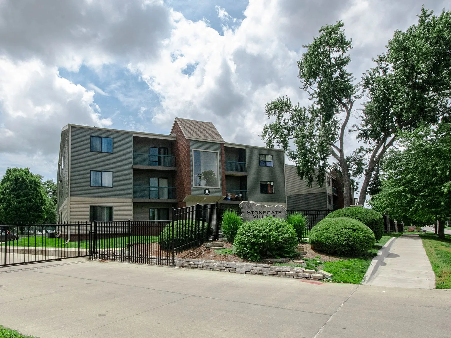 Stonegate Village by Royse + Brinkmeyer — Photo 1