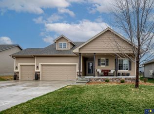 9221 Eagleton Ln, Lincoln, NE 68505