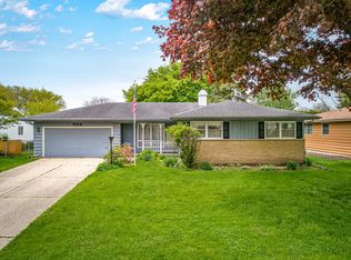 984 Ruth Dr, Elgin, IL 60123