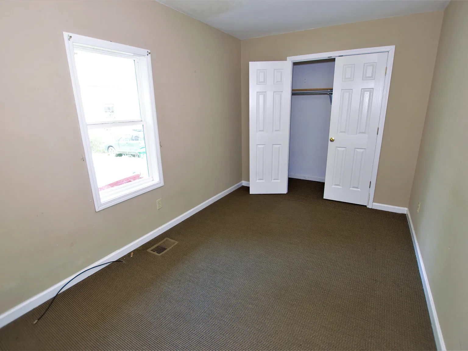 Shelby Street Triplex — Photo 2