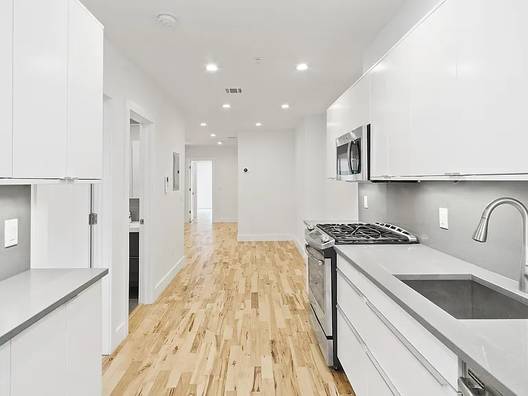 660 1st St #2 — Photo 7
