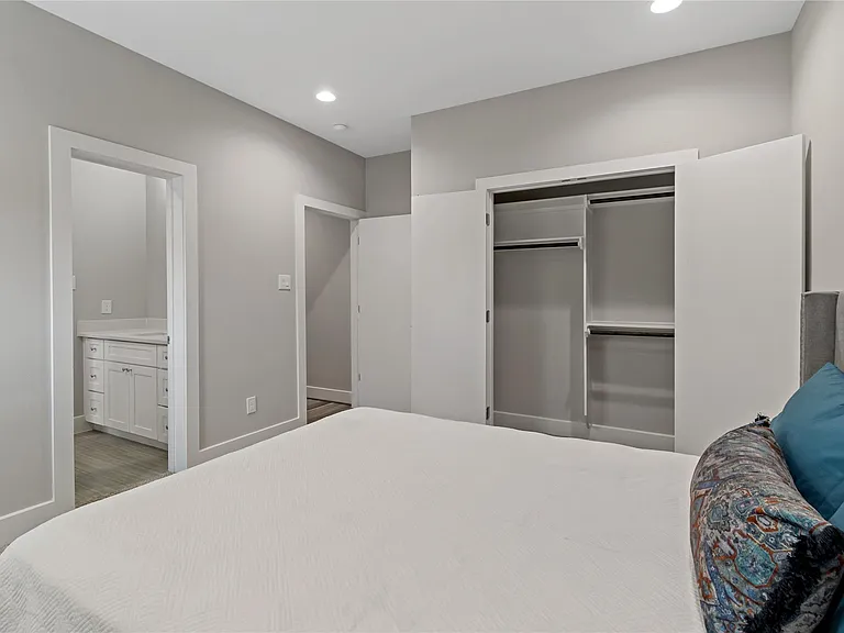 238 Julia St #C — Photo 10