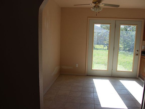 5th image of 804 NW 18th St