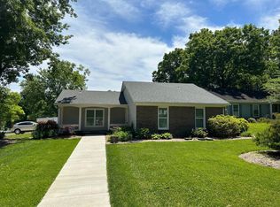 1114 Forest Wood Dr, Matthews, NC 28105