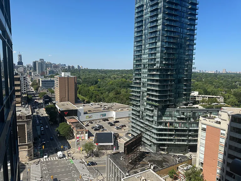18 Yorkville Ave #1601 — Photo 24
