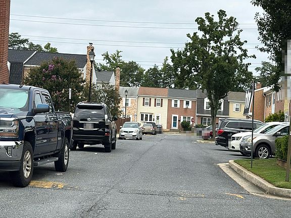 4th image of 812 Corktree Rd