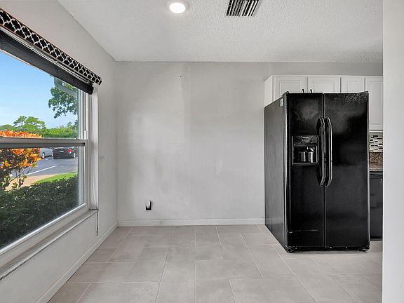 3rd image of 5020 Petal Place #D