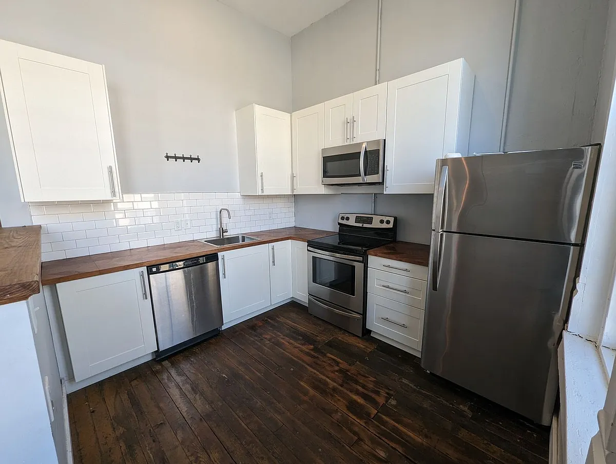 Building Photo - 286 E Main St #B