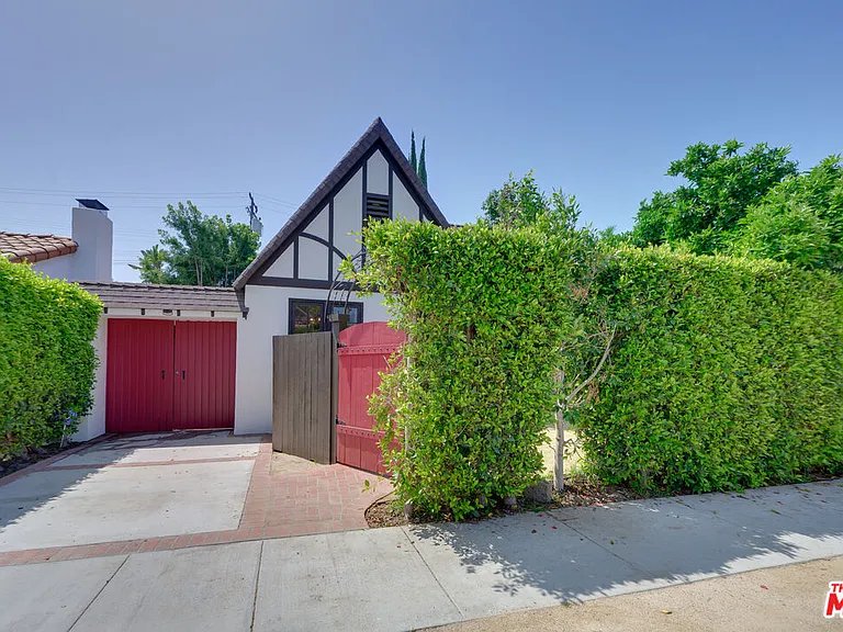 8818 Rosewood Ave — Photo 22