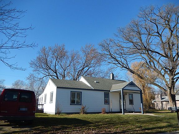 2nd image of 25412 Fairgrove St