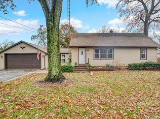 102 Elizabeth St, La Porte, IN 46350