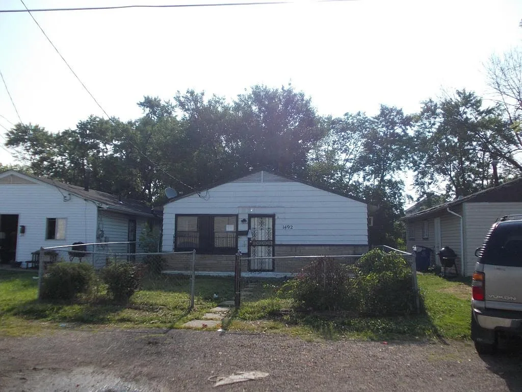 1492 Kingry St photo 1