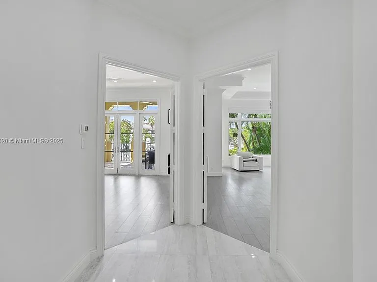 1516 Island Blvd — Photo 61