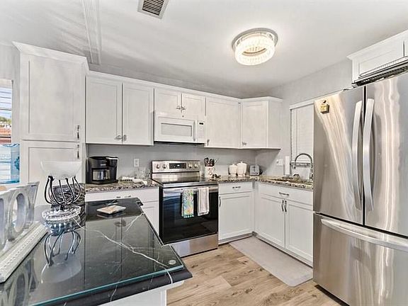 5th image of 2600 SE Ocean Blvd Unit Un Ff 14